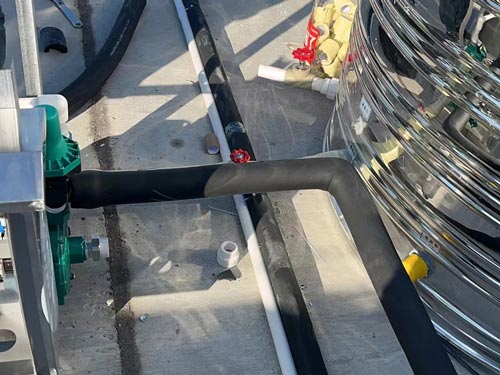 合肥啟灝醫療科技有限公司空氣熱水器安裝現場